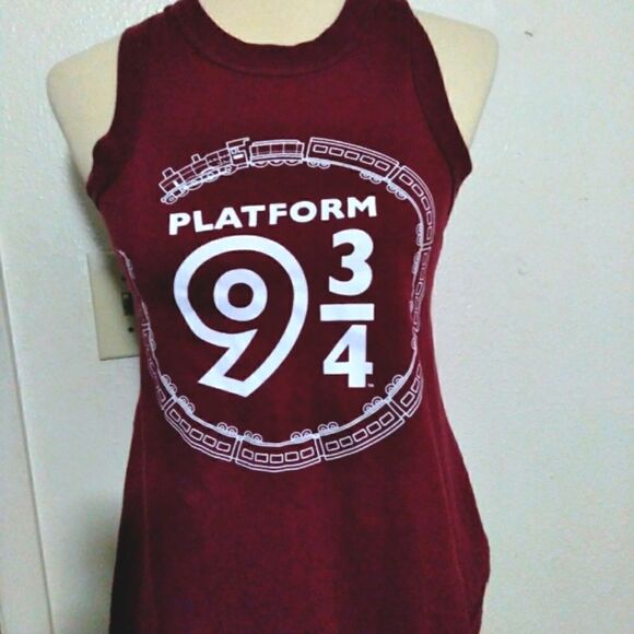 Harry Potter 9 3/4's Burgandy Tank Top Size Small - Picture 1 of 5